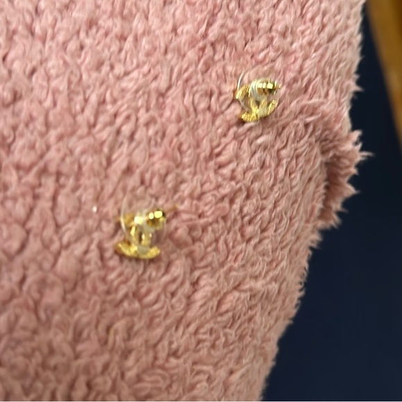 Amber - Picture 7 of 17